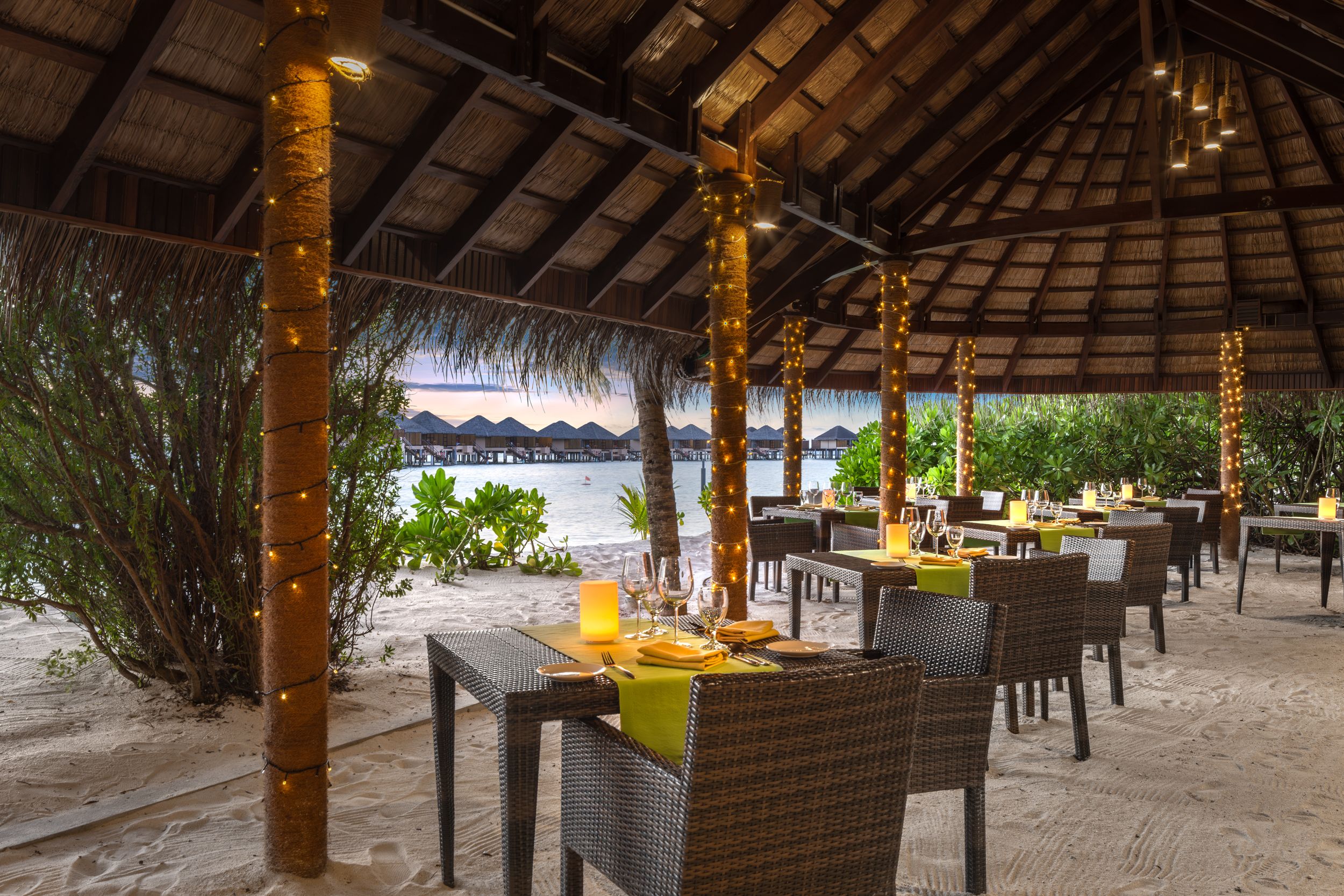 Kakuni Barefoot Beach restaurant
