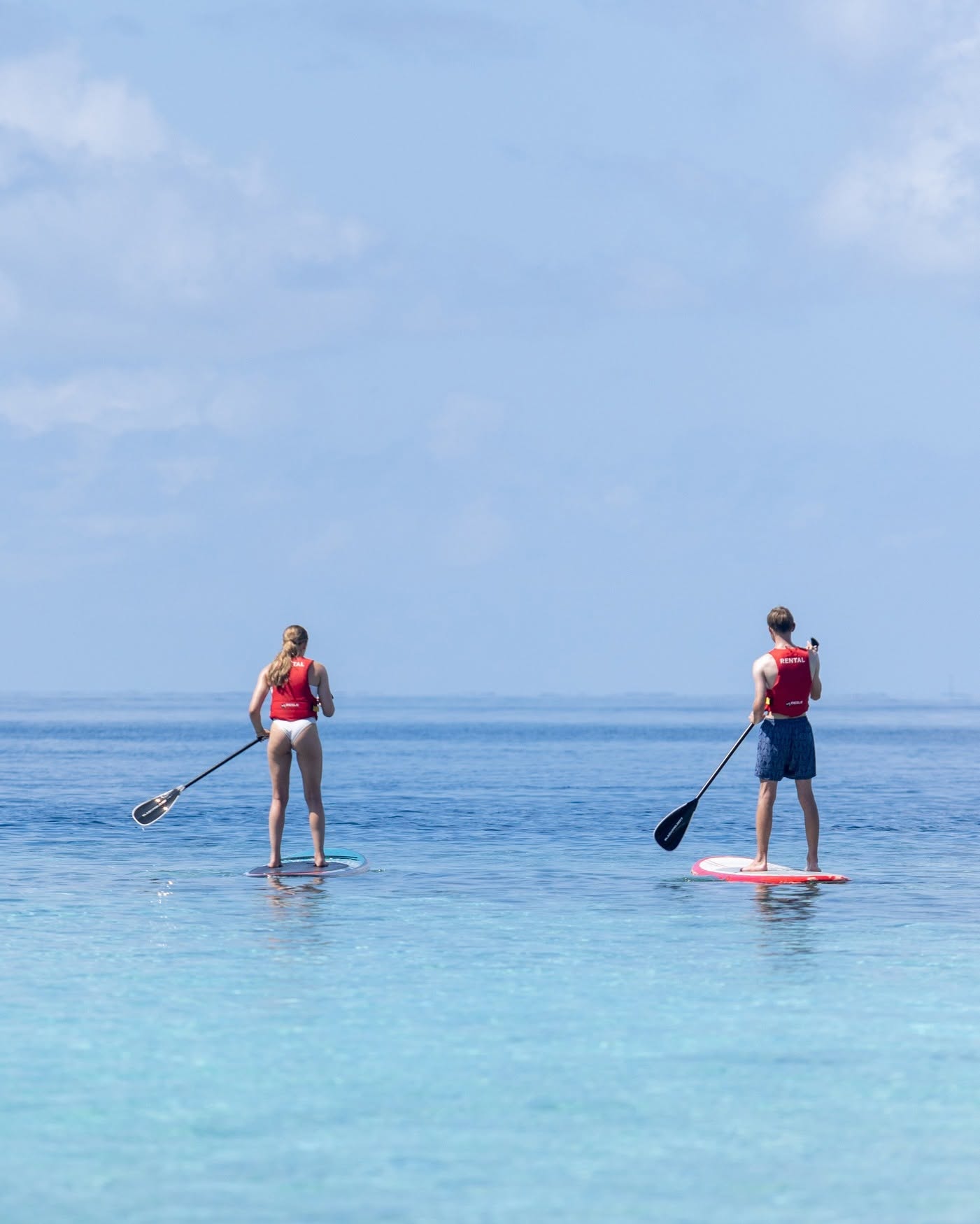 Un peu d'aventure, beaucoup de bleu.

Glissez sur des eaux cristallines, profitez du soleil, et savourez la liberté d'explorer à votre propre rythme.

#AdaaranSelectMeedhupparu #AdaaranPrestigeWaterv