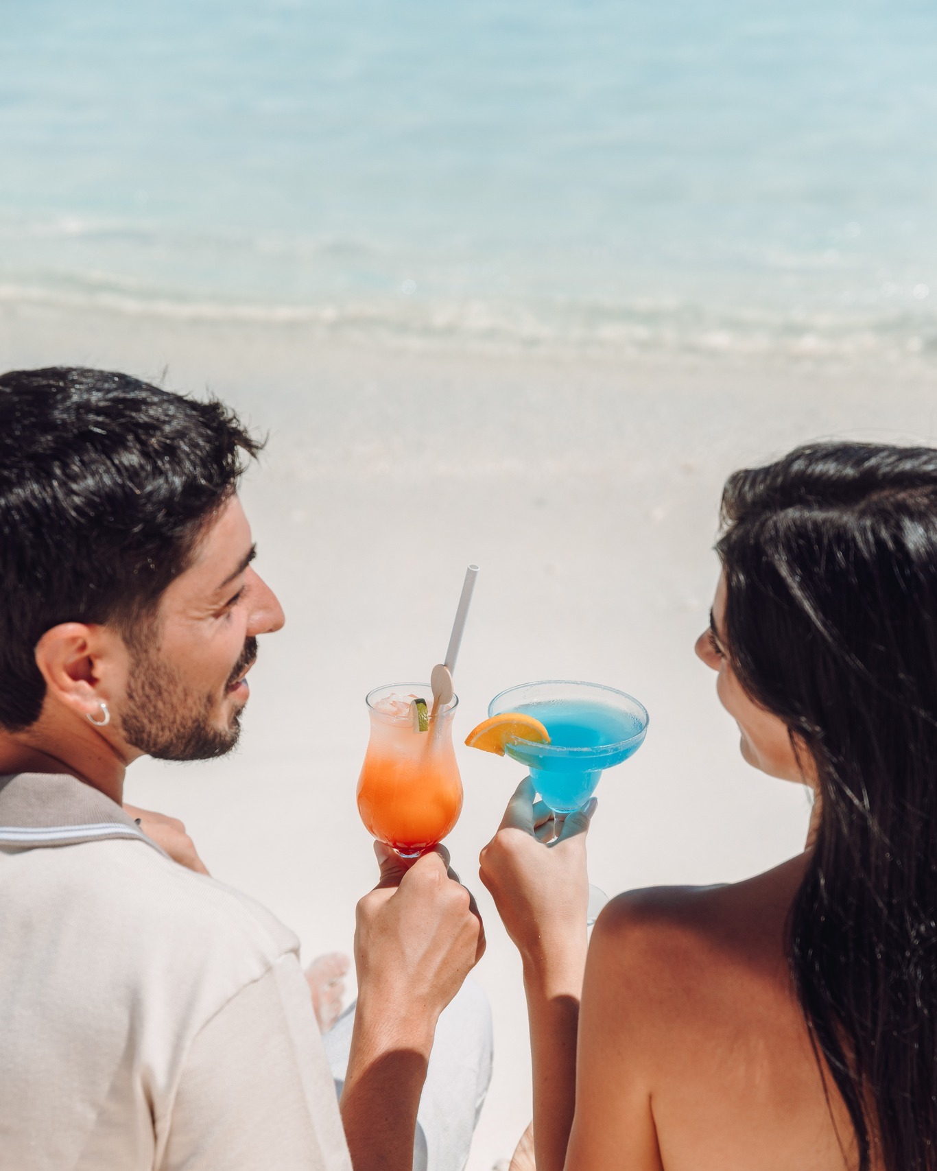 Break away from your regular routine and slow down.

Trade busy days for barefoot moments by the shore, refreshing cocktails, and time to simply enjoy being together. Sometimes, all you need is a litt