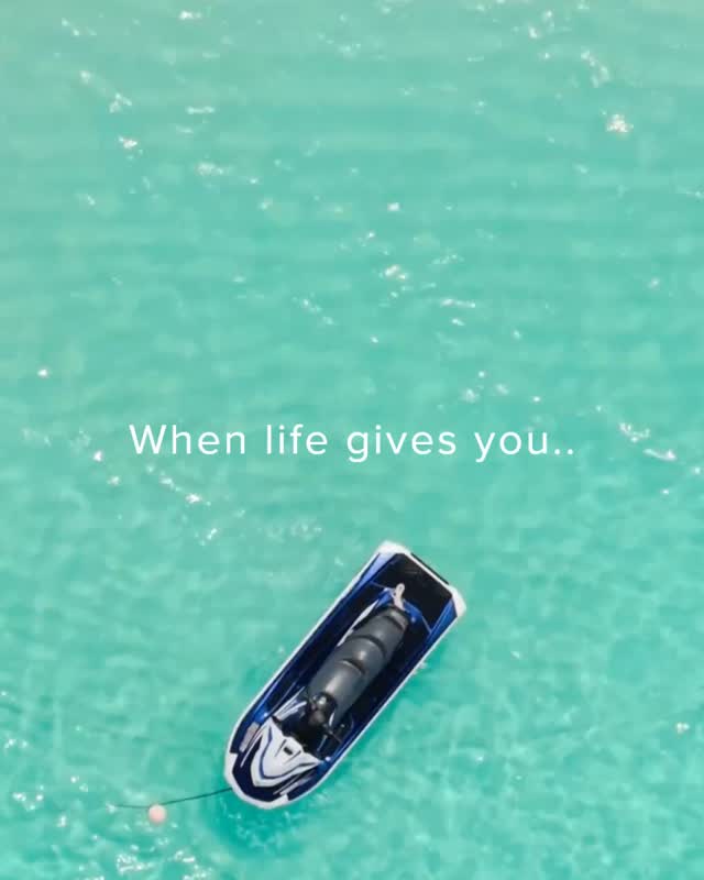Quand la vie vous offre un peu de tout, faites-en une journée parfaite.

Un peu de soleil, un peu d'aventure, un peu d'indulgence, et tout le temps nécessaire pour simplement profiter de l'instant. À Adaaran Prestige Water