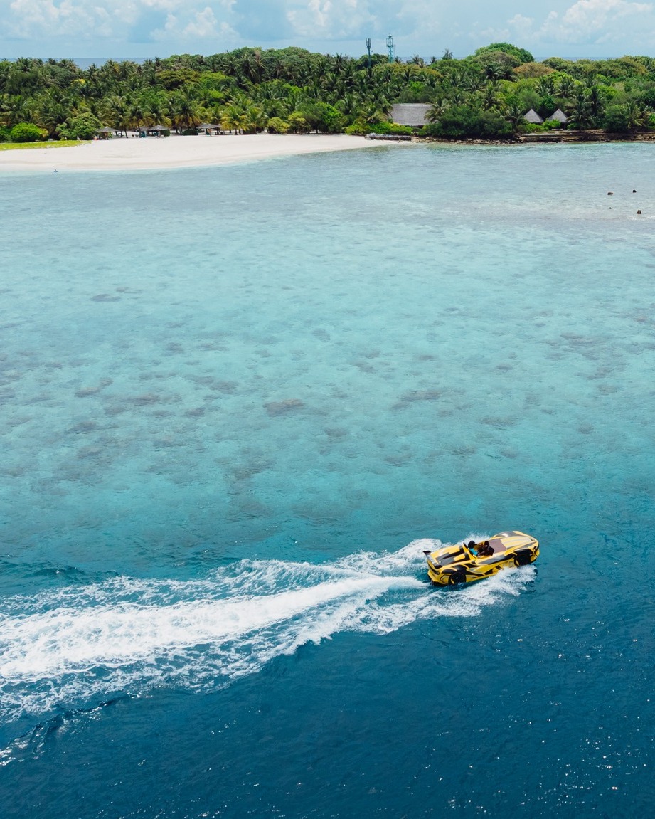 L'océan est votre terrain de jeu.

Du frisson de la glisse à la liberté du grand large, profitez de chaque instant et découvrez une nouvelle facette de l'aventure insulaire à Adaaran Select Hudhuran Fushi.