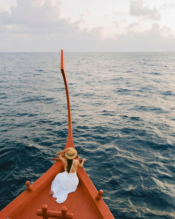 Foto von Alila Kothaifaru Maldives vom 16. Juli 2026. Könnte ein Bild von Lastkahn, Schiff, Ozean und Text sein.