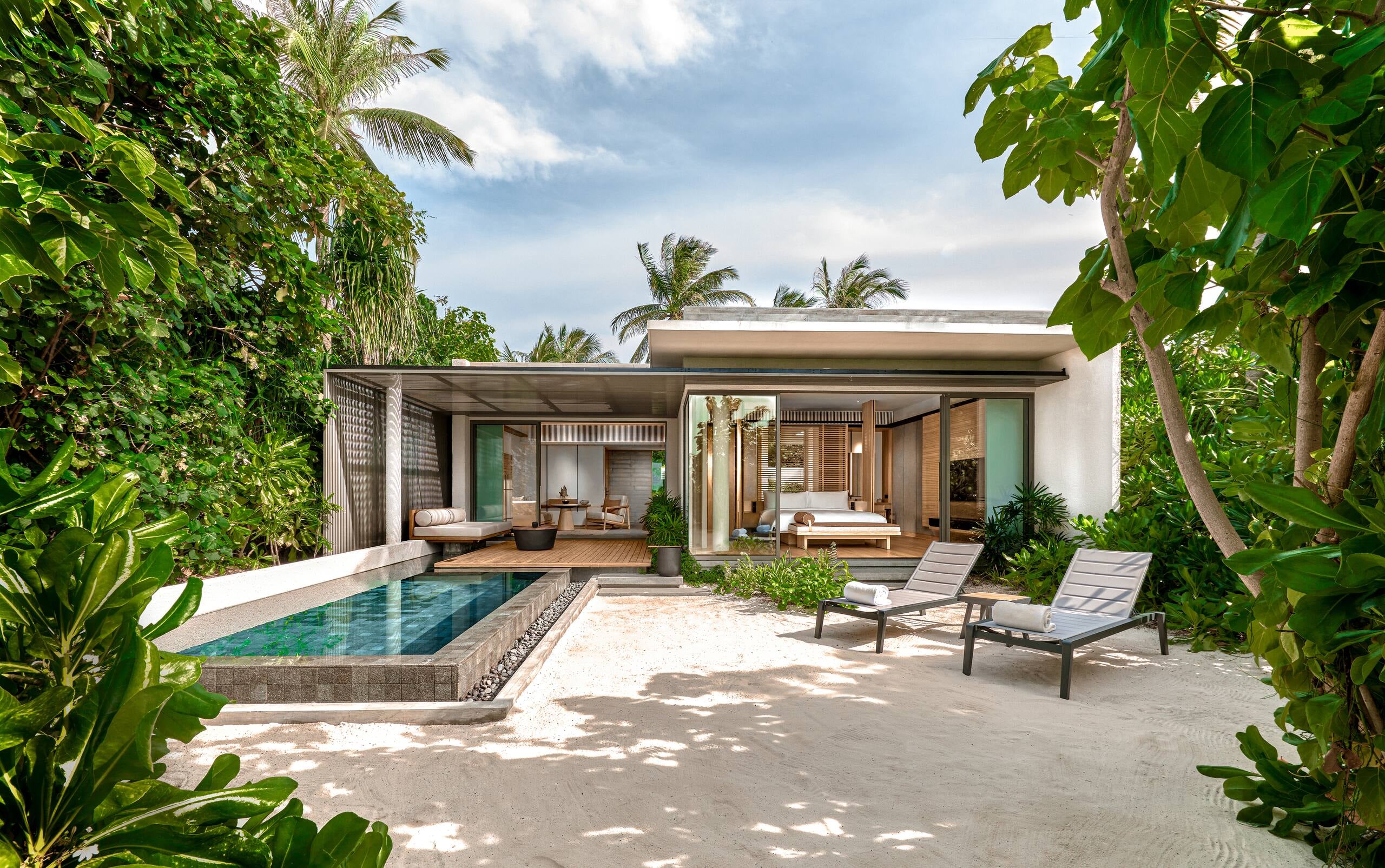 One-Bedroom Sunset Beach Pool Villa im Alila Kothaifaru Maldives