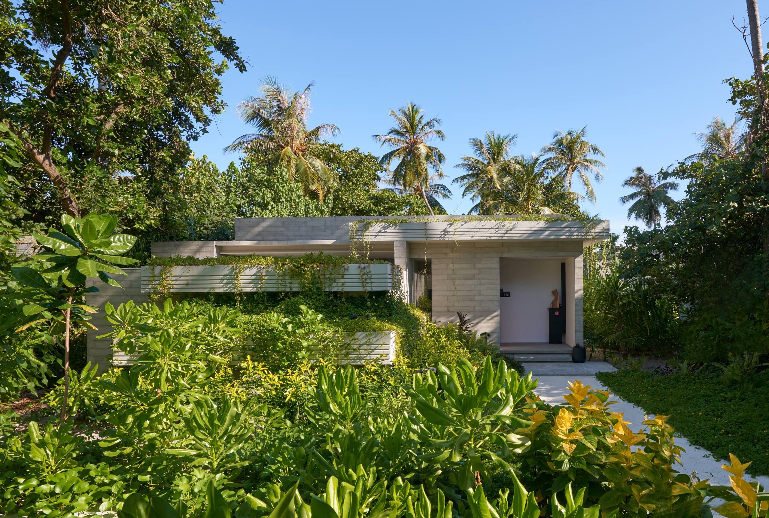 Sunrise Beach Pool Villa im Alila Kothaifaru Maldives