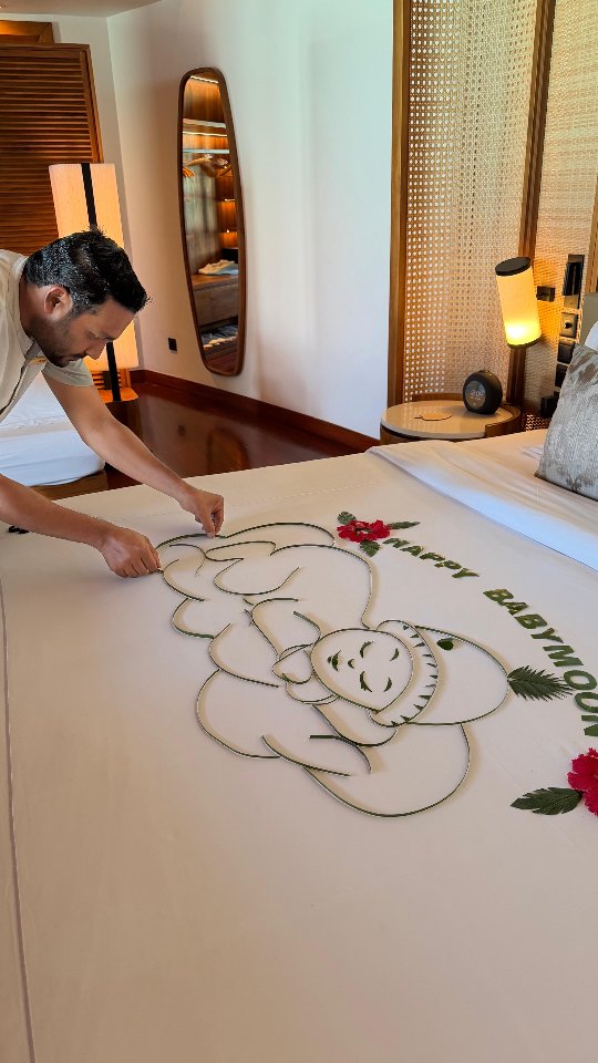 How about celebrating life’s sweetest moments in paradise?

Whether it’s a birthday, anniversary or simply a reason to celebrate, make it one to remember with a thoughtful surprise waiting in your vil