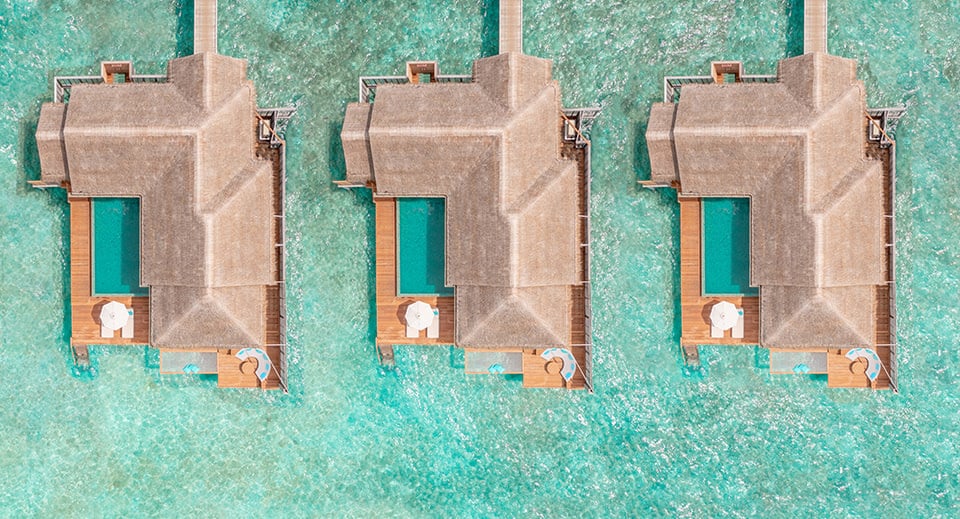 One Bedroom Family Over Water Pool Villa im Anantara Kihavah Maldives Villas