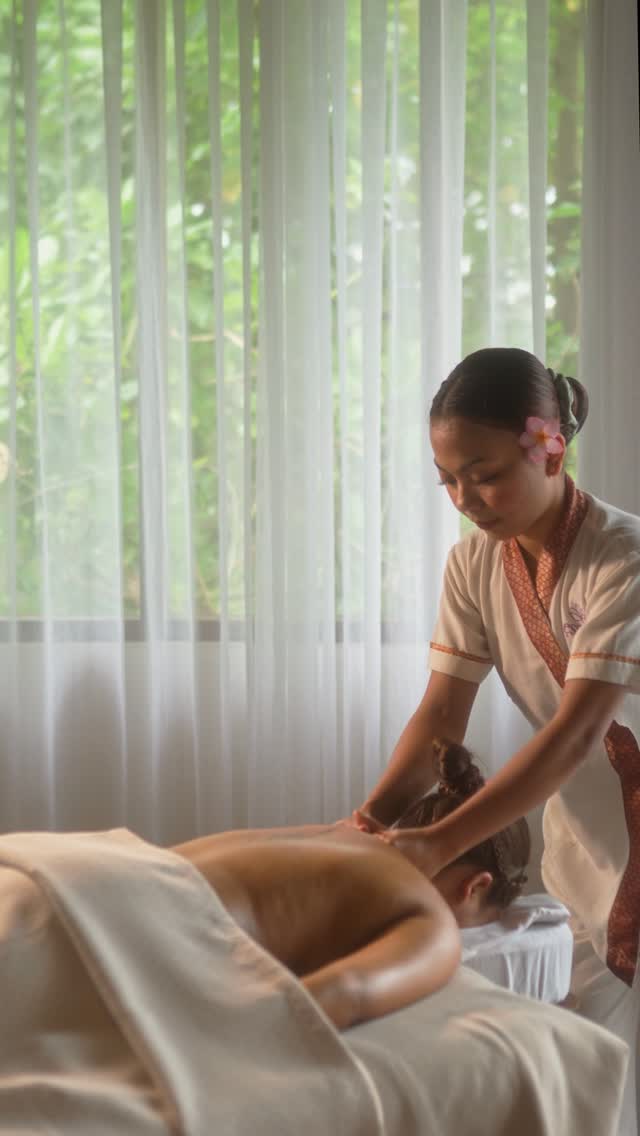 Every ritual at Essens Wellness & Spa is a gentle return to self — through healing hands, nourishing oils, and the calming spirit of the Maldives.⁠
⁠
Have you taken a moment to truly slow down?⁠
⁠
#At