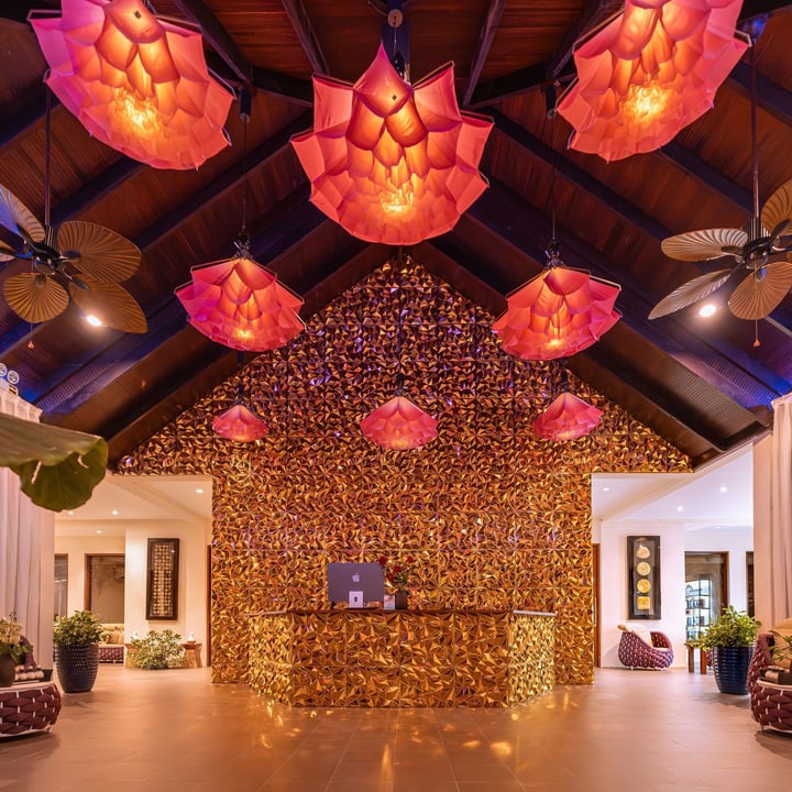 Celebrating one year of ESSENS Spa at Atmosphere Kanifushi Maldives.

A year defined by quiet indulgence, bespoke rituals, and restorative journeys thoughtfully curated to renew body, mind, and spirit