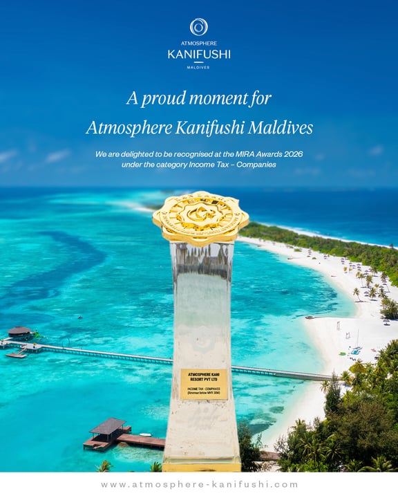 Foto von Atmosphere Kanifushi Maldives auf Atmosphere Kanifushi Maldives. Könnte ein Bild von Poster und Text mit der Aufschrift „ATMOSPHERE KANIFUSHI MALDIVES Ein stolzer Moment für Atmosphere Kanifushi Maldives We“ sein.
