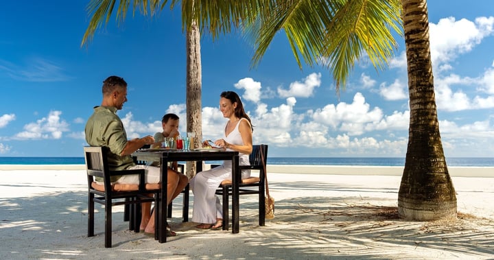 Some of the best island moments happen between plans. A table beneath the palms, the ocean close by and time to sit, share and simply enjoy being together. At Kanifushi, island living feels wonderfull