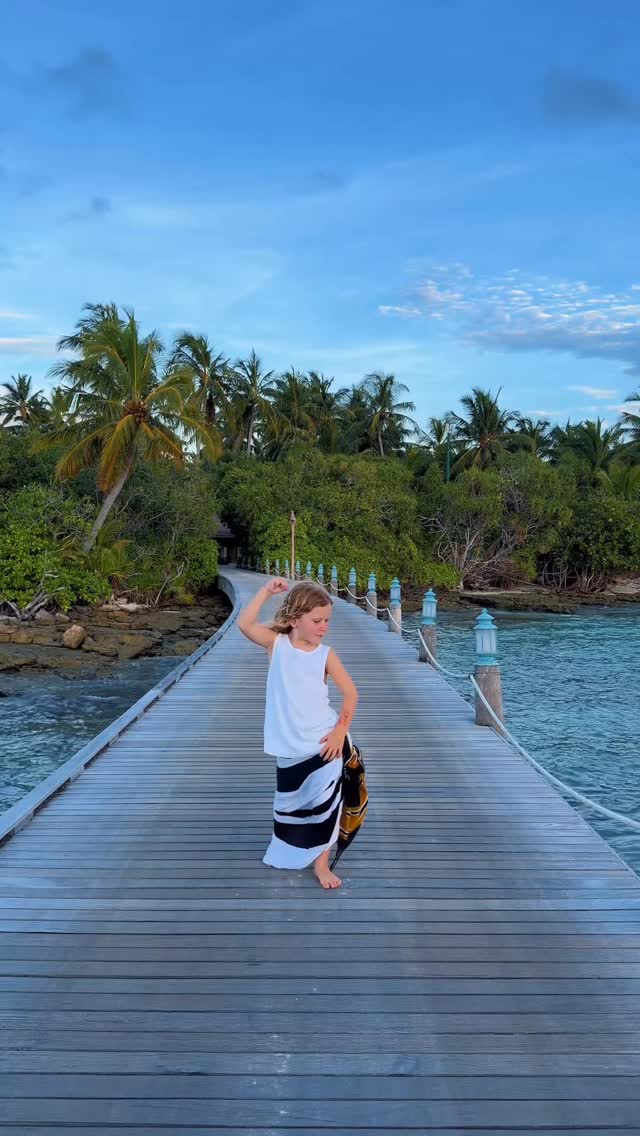 It’s giving Maldivian Jackson in @ayadamaldivesresort 😎 🏝️