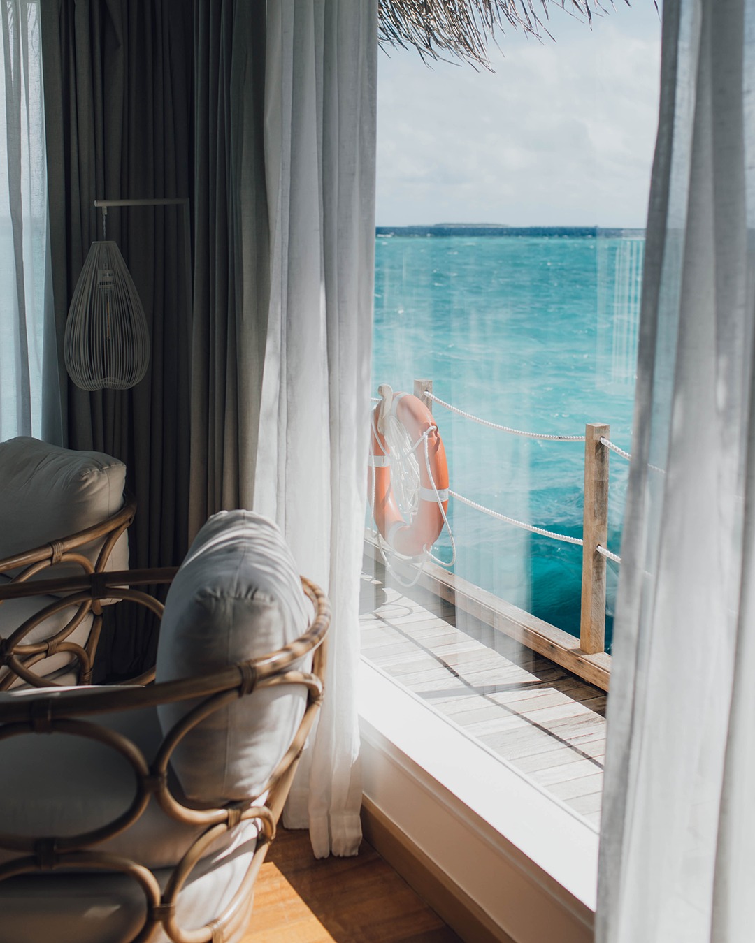 Votre adresse aux Maldives pour la journée ?

Quelque part au-dessus de l'océan Indien.

À Baglioni Maldives, votre villa est plus qu'un simple lieu de séjour. C'est une raison de s'attarder.

La seule question est : plage ou eau ?