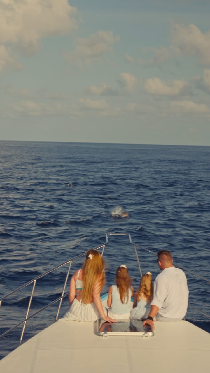 Sunsets, Dolphins and memories made together 🧡

#bandosmaldives #sunset  #goldenhour #maldives