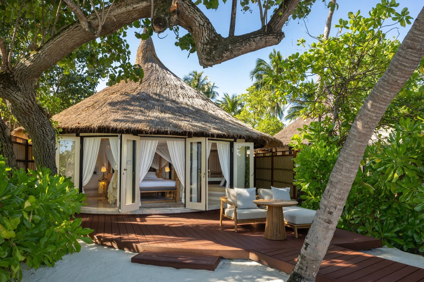 Beachfront Pool Villa at Banyan Tree Vabbinfaru