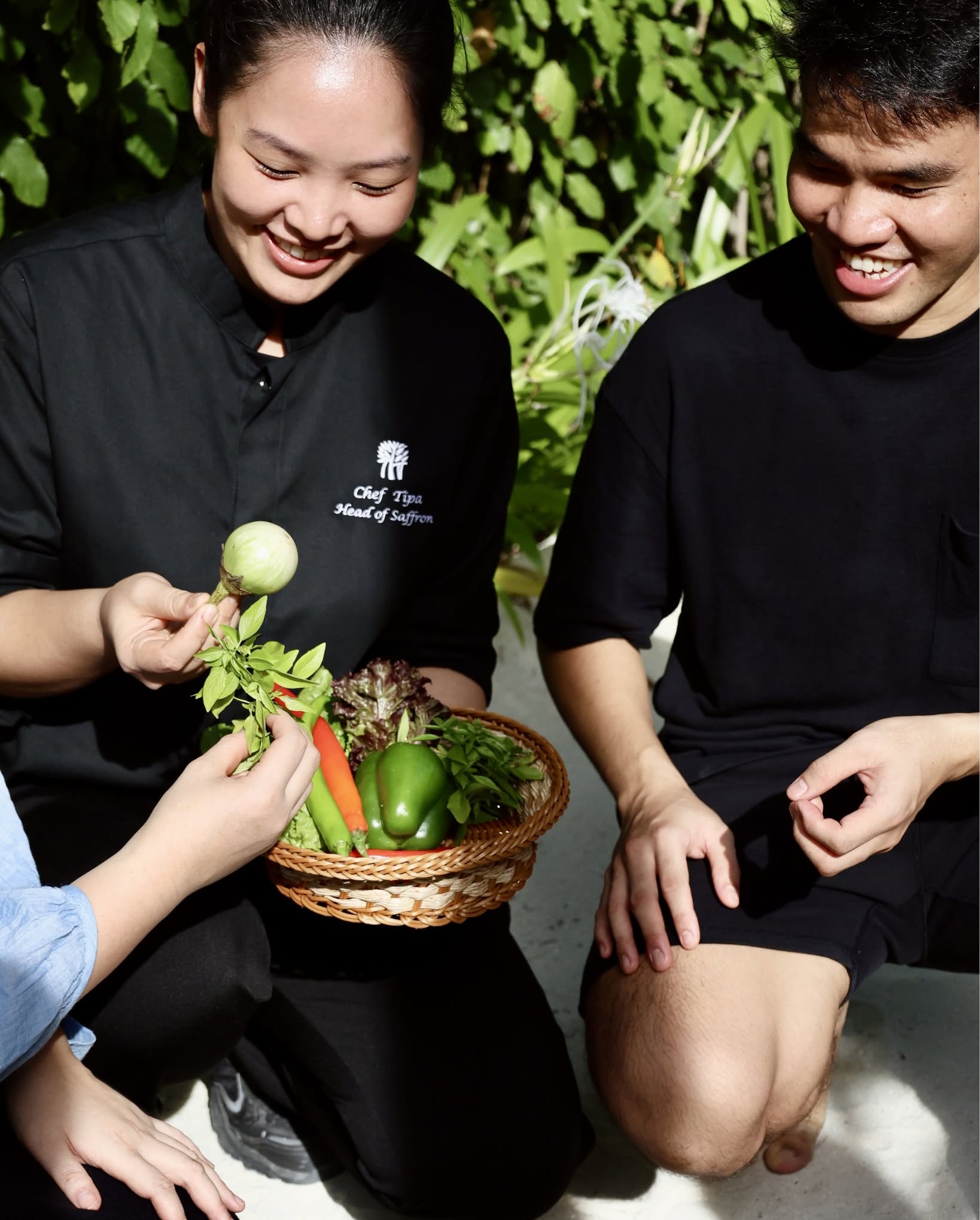 Photo by Banyan Tree Vabbinfaru - Maldives on June 19, 2026. May be an image of one or more people, watermelon, dragon fruit, mango, mangosteen, papaya, vegetable, longan, gourd and text.