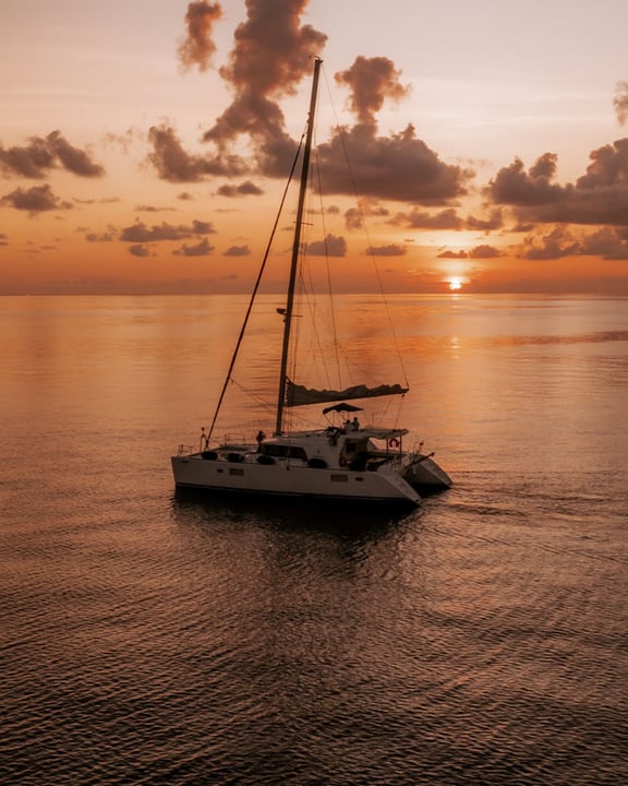 Photo by Banyan Tree Vabbinfaru - Maldives on July 28, 2026. May be an image of sail, ship, yacht, ocean, twilight and text.