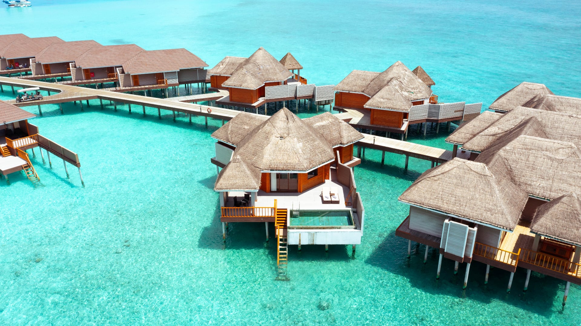Over Water Suite with Pool au Brennia Kottefaru
