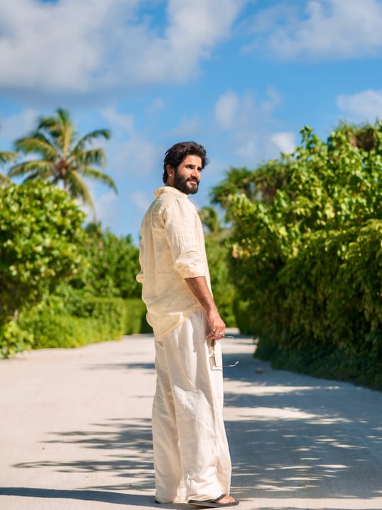 Eine kleine Auszeit, bevor die Kameras laufen🎬
…
#ExperienceCentara #CentaraThePlaceToBe #Maldives