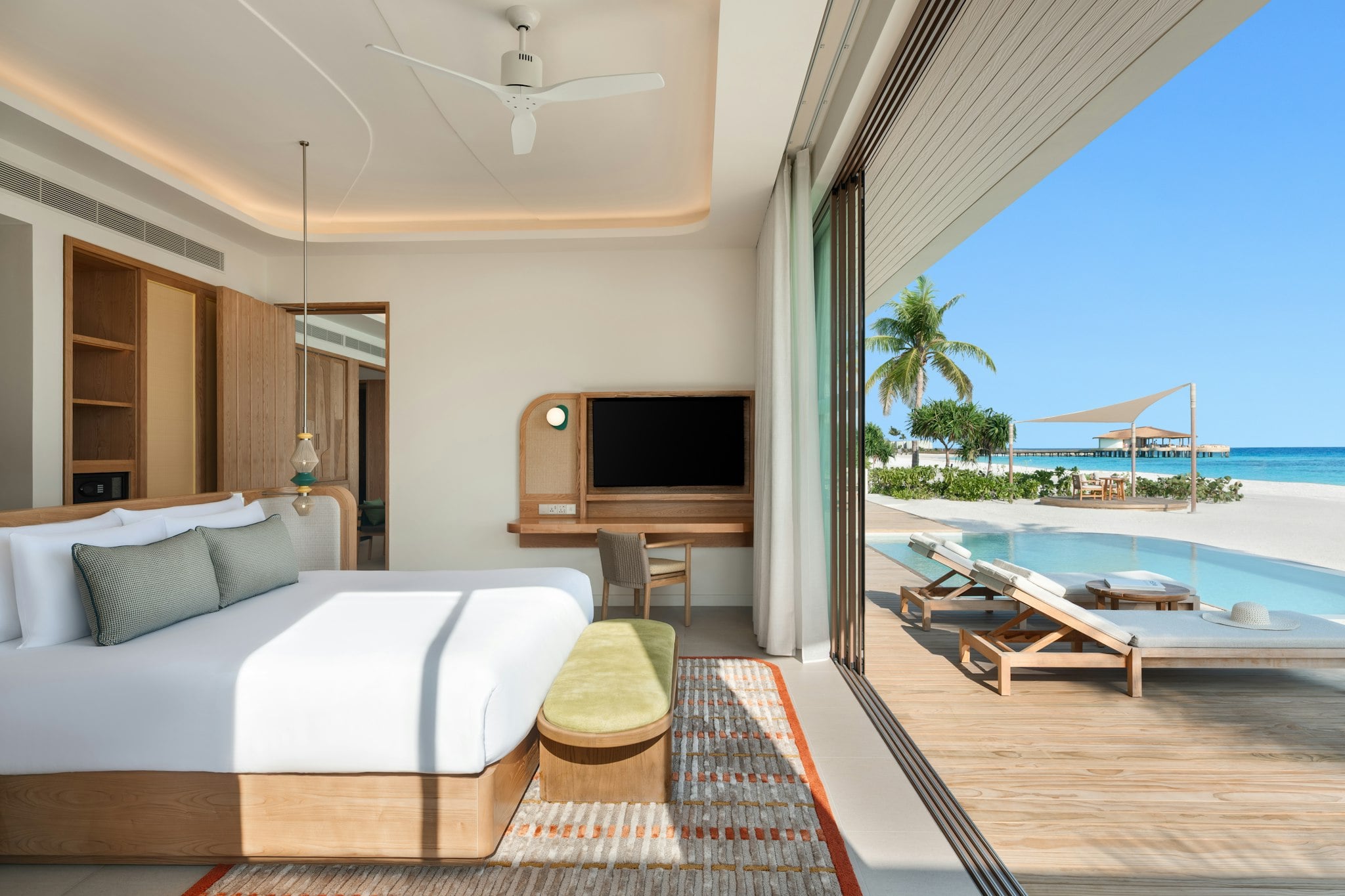 One-Bedroom Sunrise Beach Pool Villa im Centara Grand Lagoon Maldives