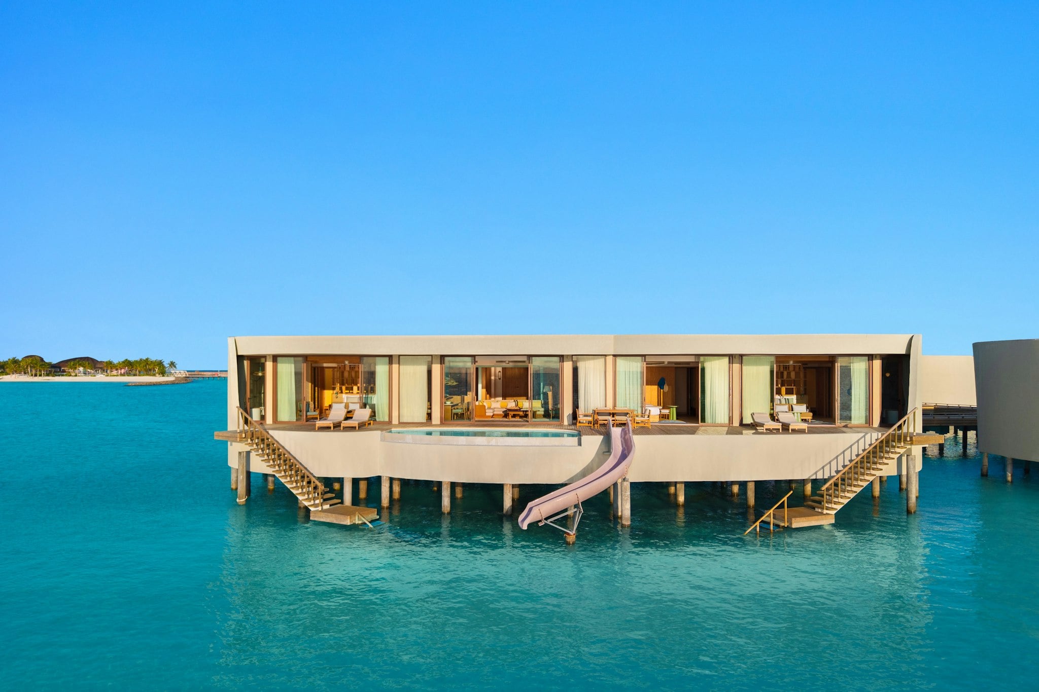 Three-Bedroom Sunset Overwater Pool Residence im Centara Grand Lagoon Maldives