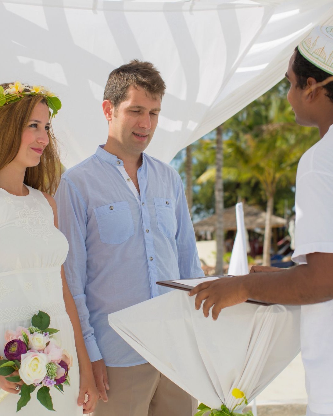 Foto geteilt von Centara Ras Fushi Resort & Spa Maldives am 10. Juli 2026 mit Tag @explorecentara. Möglicherweise ein Bild von Sonnenschirm, Parasol, Hochzeit, Cabana und Text.