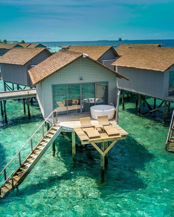 Foto von Centara Ras Fushi Resort & Spa Maldives vom 20. Juli 2026. Könnte ein Bild von Bootshaus, Cabana und Text sein.