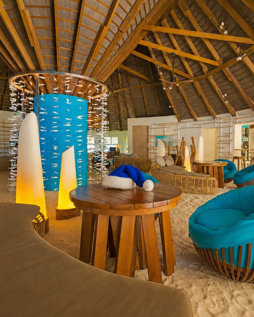 Foto von Centara Ras Fushi Resort & Spa Maldives im Centara Ras Fushi Resort & Spa Maldives mit @explorecentara. Könnte ein Bild von Liegestuhl, Cabana und Text sein.