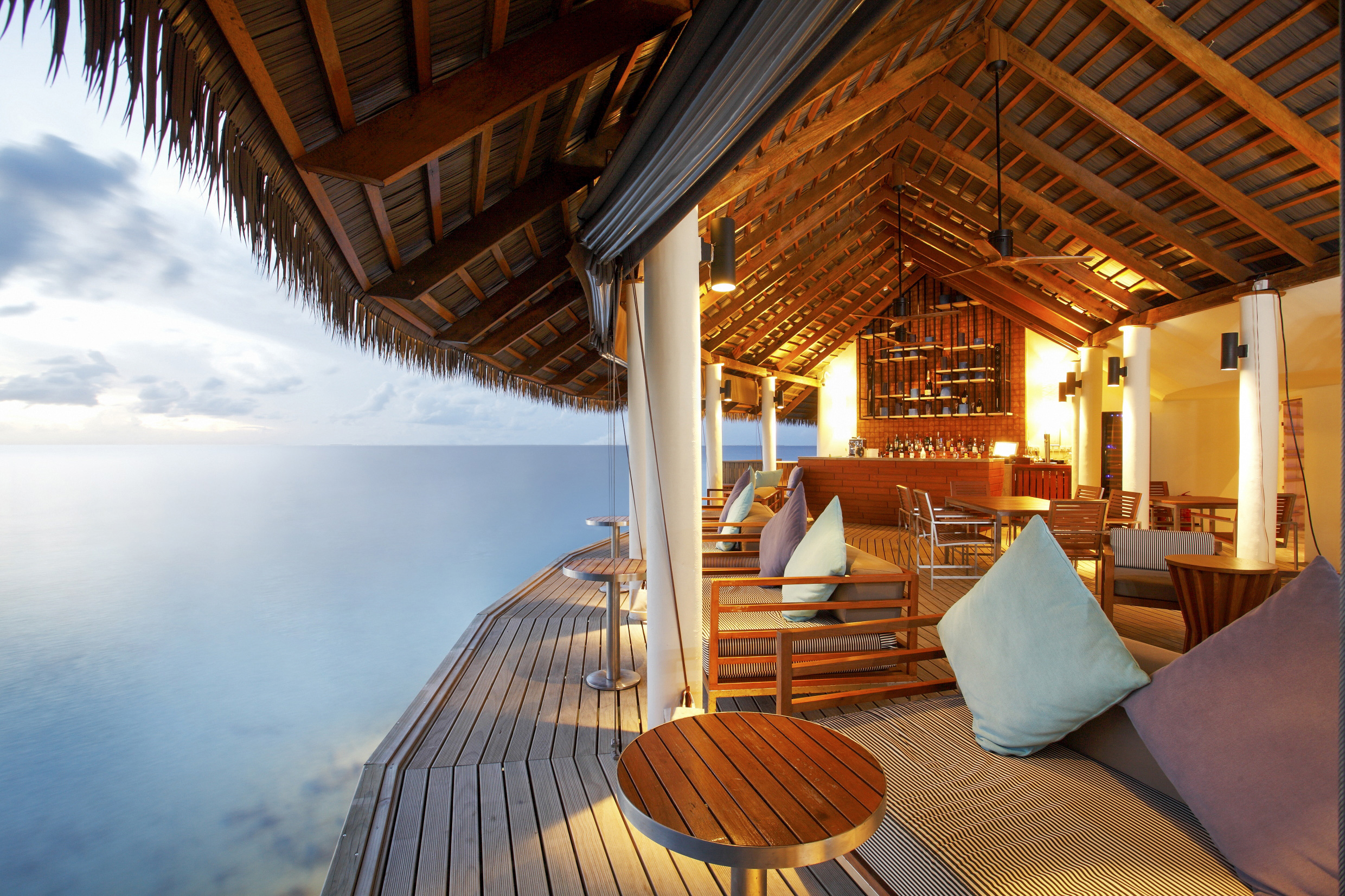 Giraavaru Lobby Bar restaurant