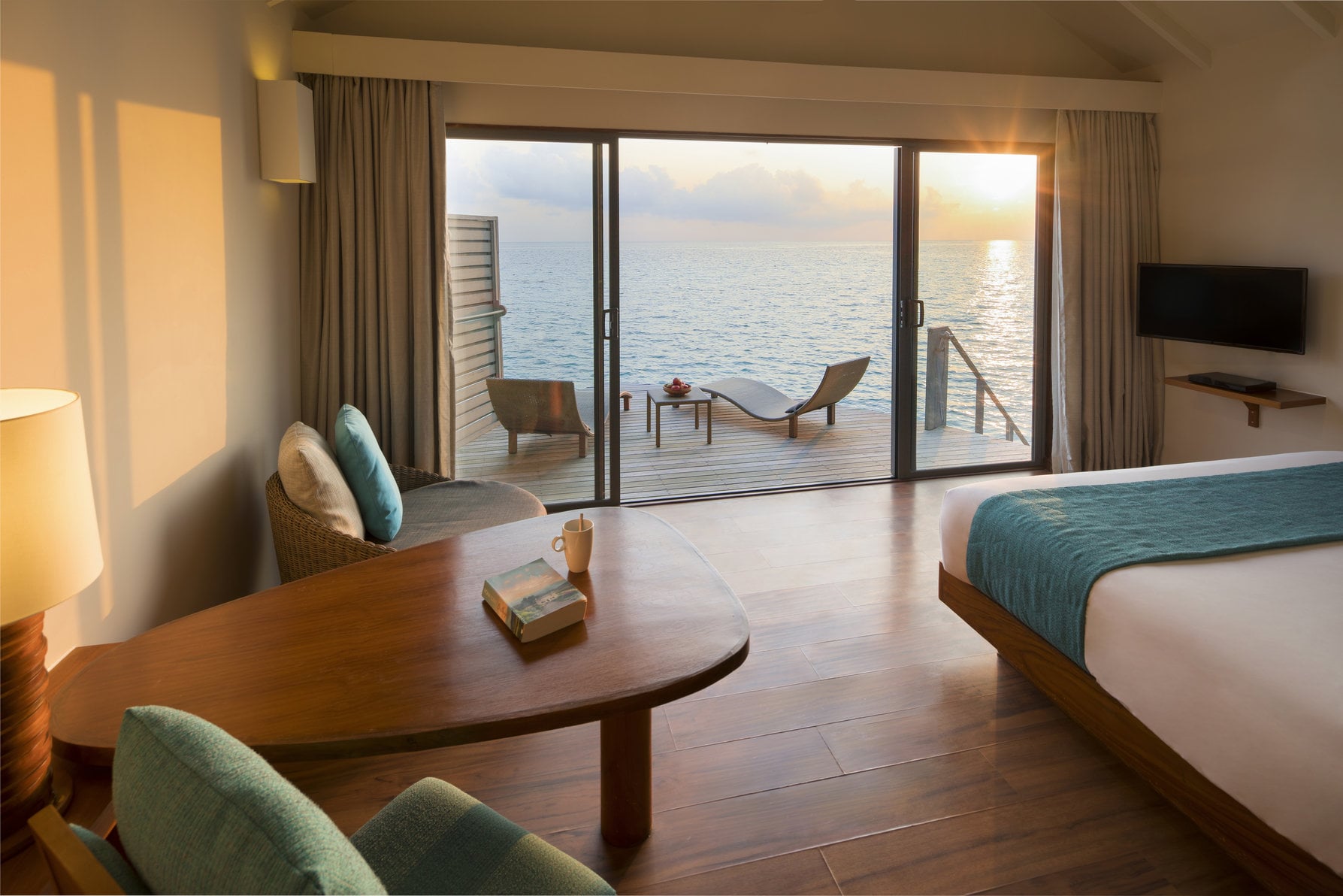 Sunset-Wasservilla im Centara Ras Fushi Resort & Spa