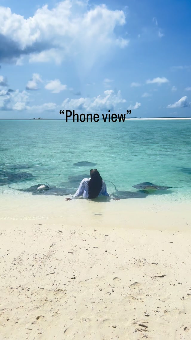 « Là où les eaux turquoise rencontrent des sables blancs infinis — voici votre petit coin de paradis. 🏝️💙 »

#maldive #maldivessandbank #maldivestravel #visitmaldives #dronevideo