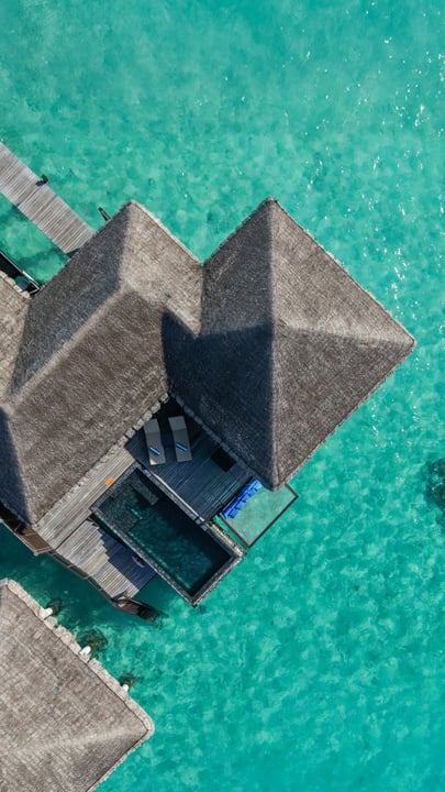 Privacy, space and endless shades of blue. 

Just the way island life should be, where every stay comes with a front-row seat to the Indian Ocean. 

 #CocoBoduHithi #CocoCollection
