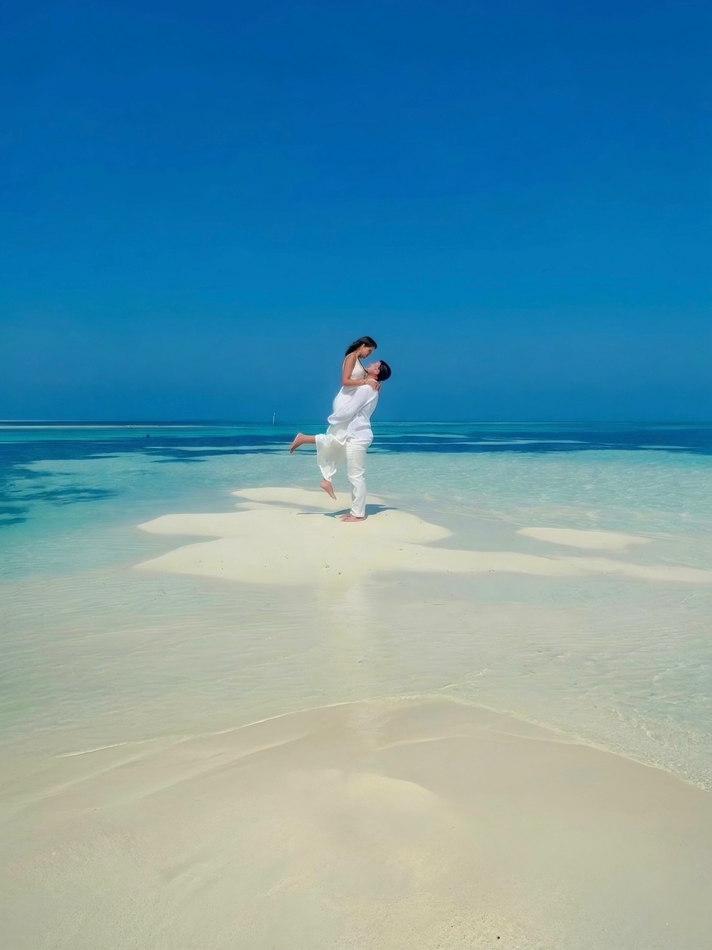 Cocoon Maldives, Island, Hotel, resort, Sandbank, luxury, travel, couple, wedding, honeymoon
