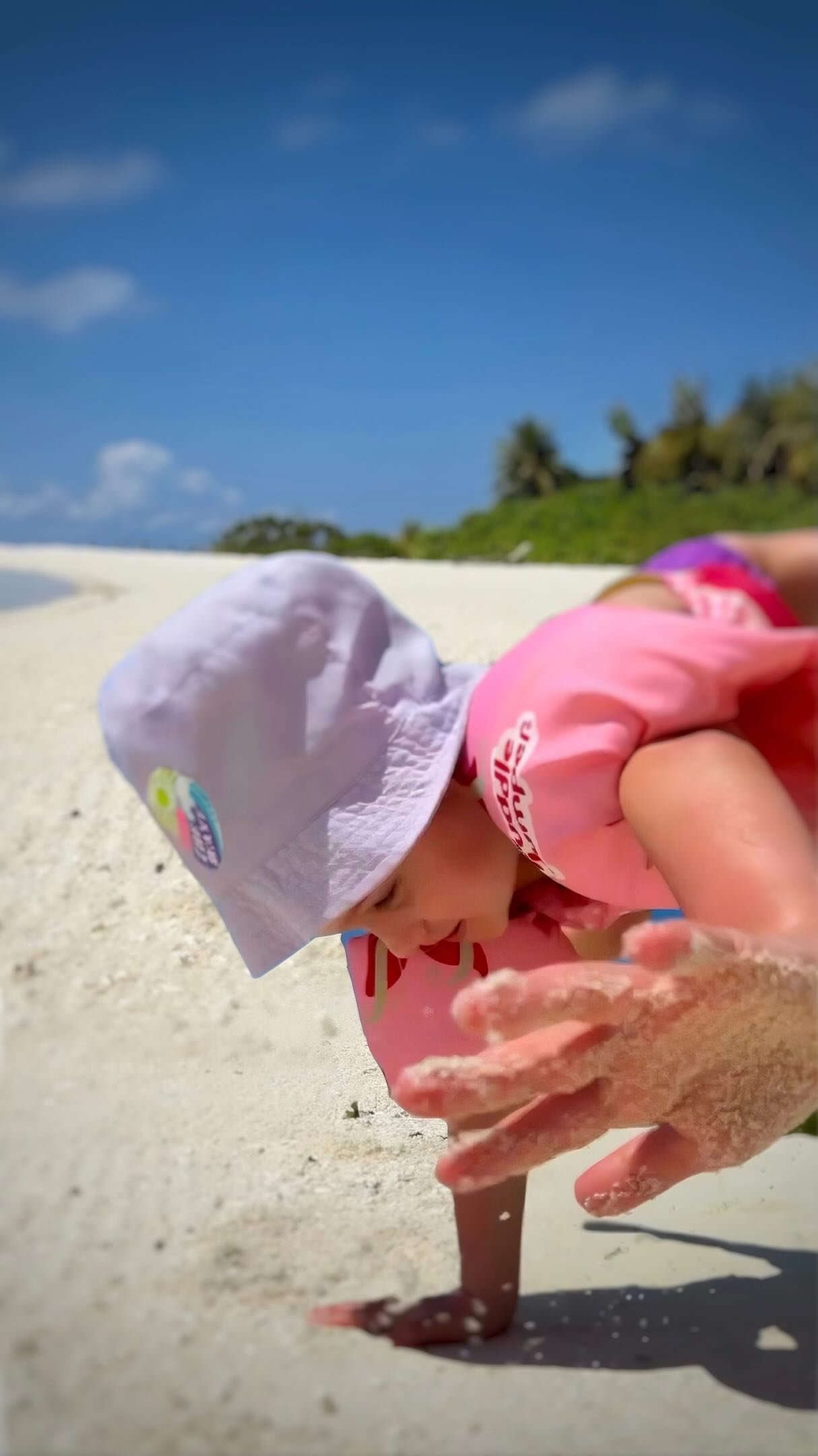 Easier than you think. ✈️🌴👙

And suddenly… @CocoonMaldives!

🎬 @ellen_e_f @fanda__e 

#cocoonmaldives #maldives #familytravel #allinclusive #hotel