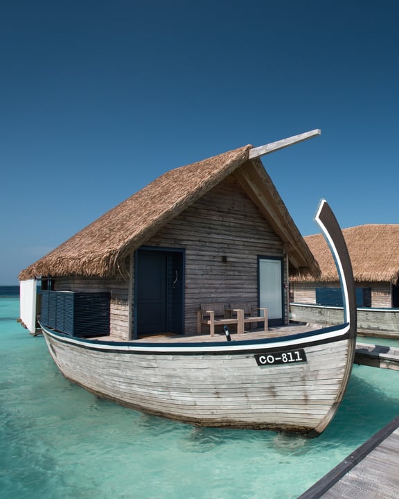 Foto di COMO Cocoa Island del 12 settembre 2026. Potrebbe essere un'immagine di barca, casa galleggiante, houseboat e testo.