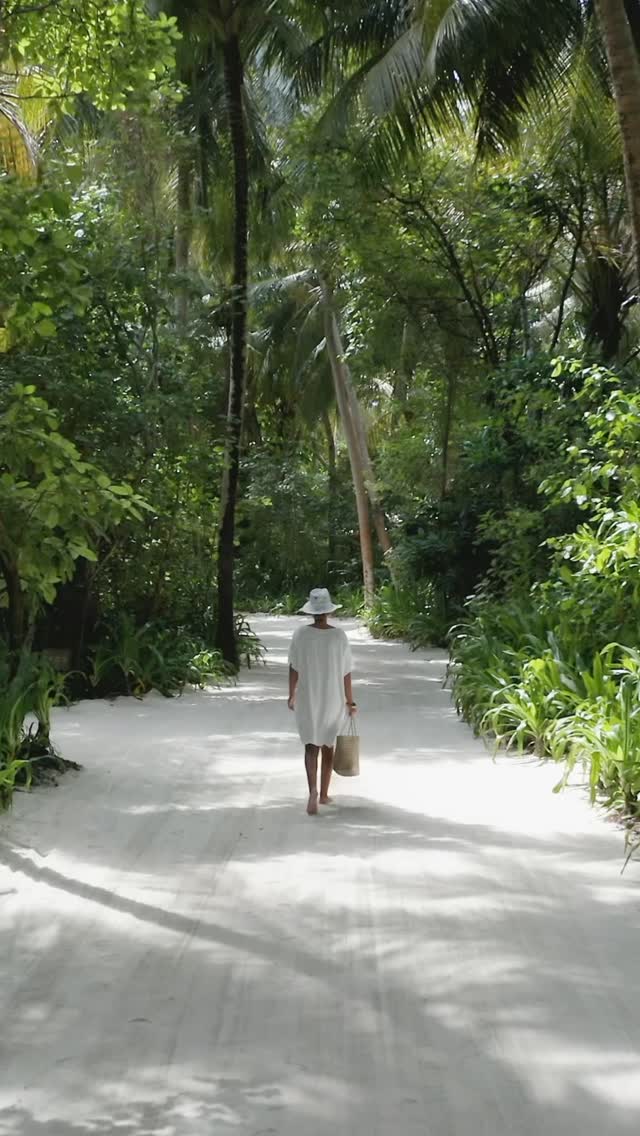 Endless horizons. Thoughtfully curated experiences.
Days shaped by the ocean, and evenings softened by glowing sunsets.

Whether it’s time spent reconnecting with family, discovering something new ben