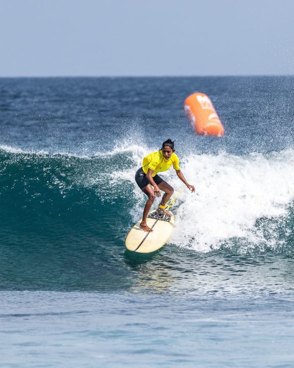 Foto von COMO Maalifushi vom 05. September 2026. Zeigt möglicherweise Surfbrett, Wasser, Ozean und Text.