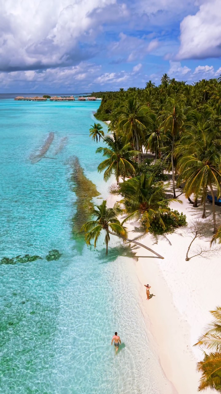 E se potessi avere la tua piccola isola privata alle Maldive, solo per qualche ora? 🥹🏝️

Una delle nostre esperienze preferite da @comomaalifushi è stata fuggire sulla loro isola picnic privata, perfetta come una cartolina