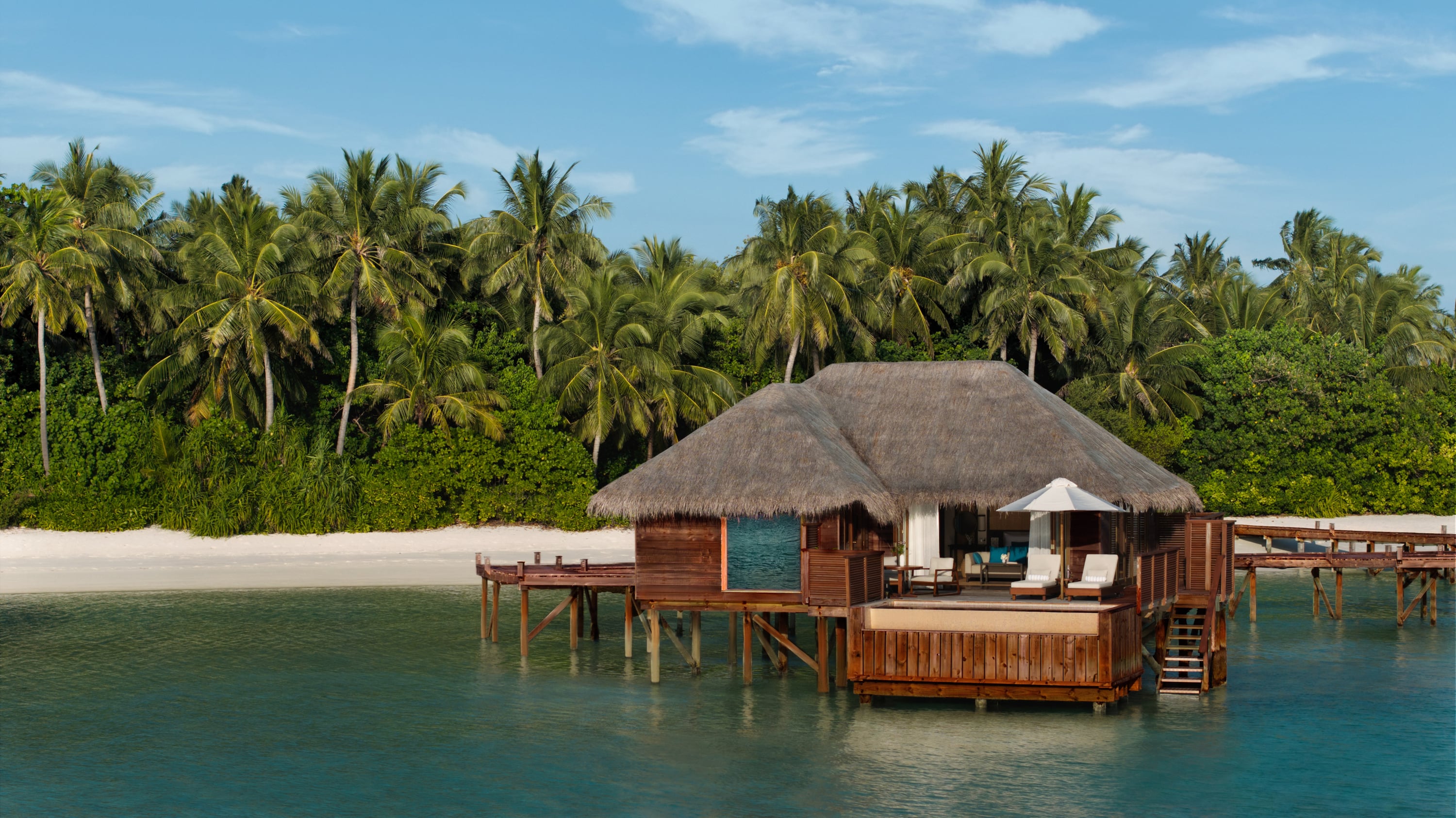 Luftaufnahme der Deluxe Deluxe Water Villa with Pool im Conrad Maldives Rangali Island
