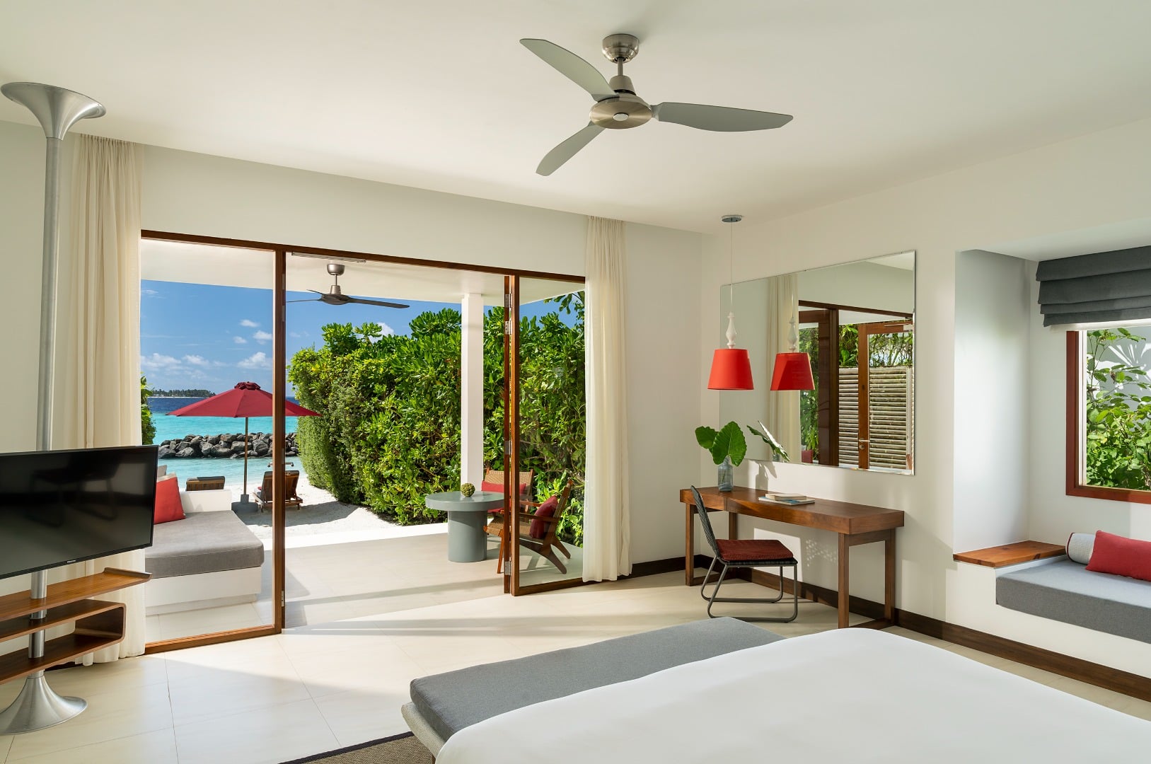 Beach Villa im Niva Dhigali Maldives