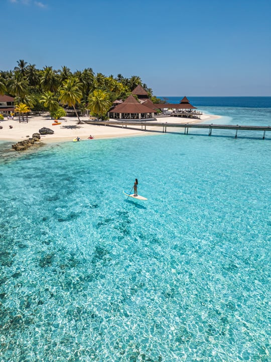 Photo by Diamonds Thudufushi in Diamonds Thudufushi Beach and Water Villas. May be an image of swimming, beach, ocean, horizon, cabana and text.