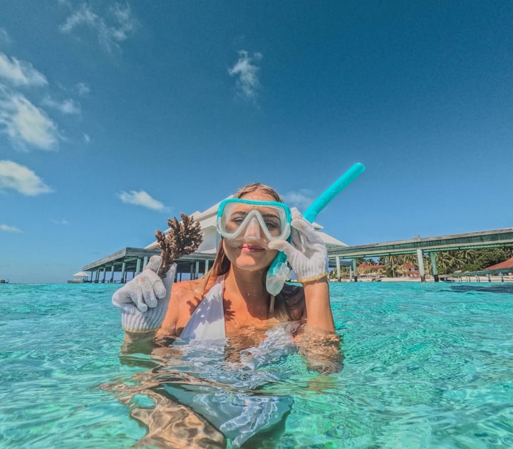 Foto von Diamonds Thudufushi vom 18. Juli 2026. Könnte ein Bild von Schwimmen, Brillen, Schnorchel und Text sein.