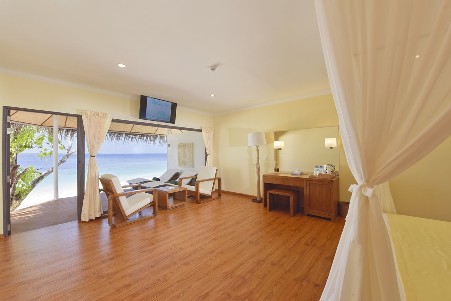 Beach Bungalow im Dreamland Maldives