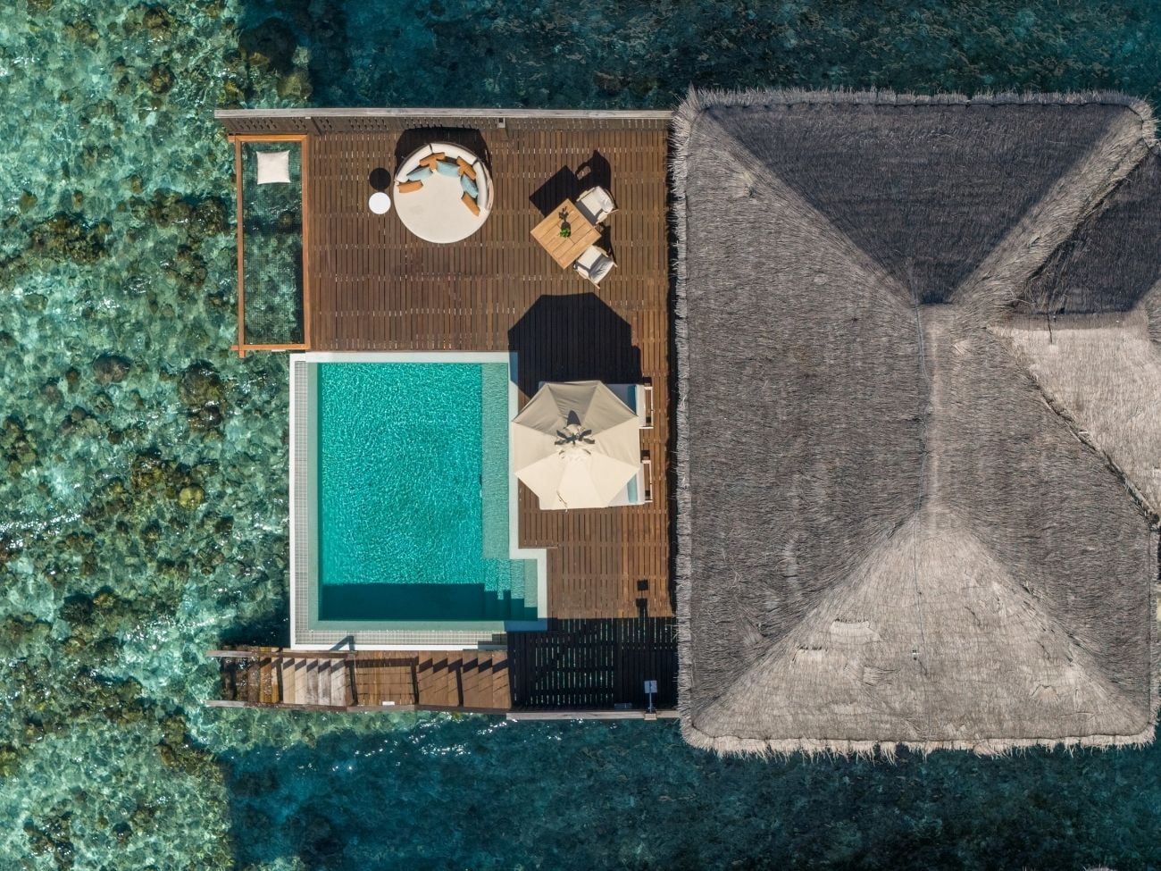 Overwater Pool Villa im Dusit Thani Maldives