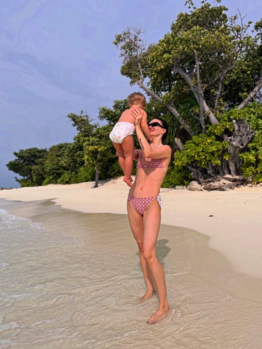 Photo by Emerald Maldives Resort & Spa in Emerald Maldives Resort & Spa with @leadinghotelsoftheworld, and @emerald_collection_resorts. May be an image of people kissing, ocean, beach and text.