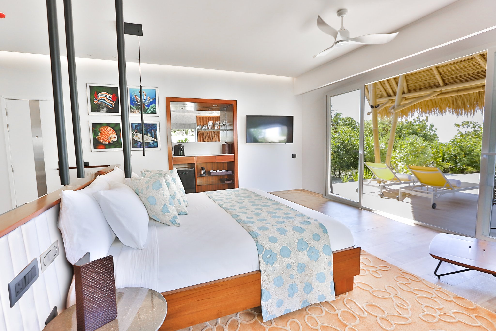 Jacuzzi Beach Villa Sea View im Emerald Maldives Resort & Spa
