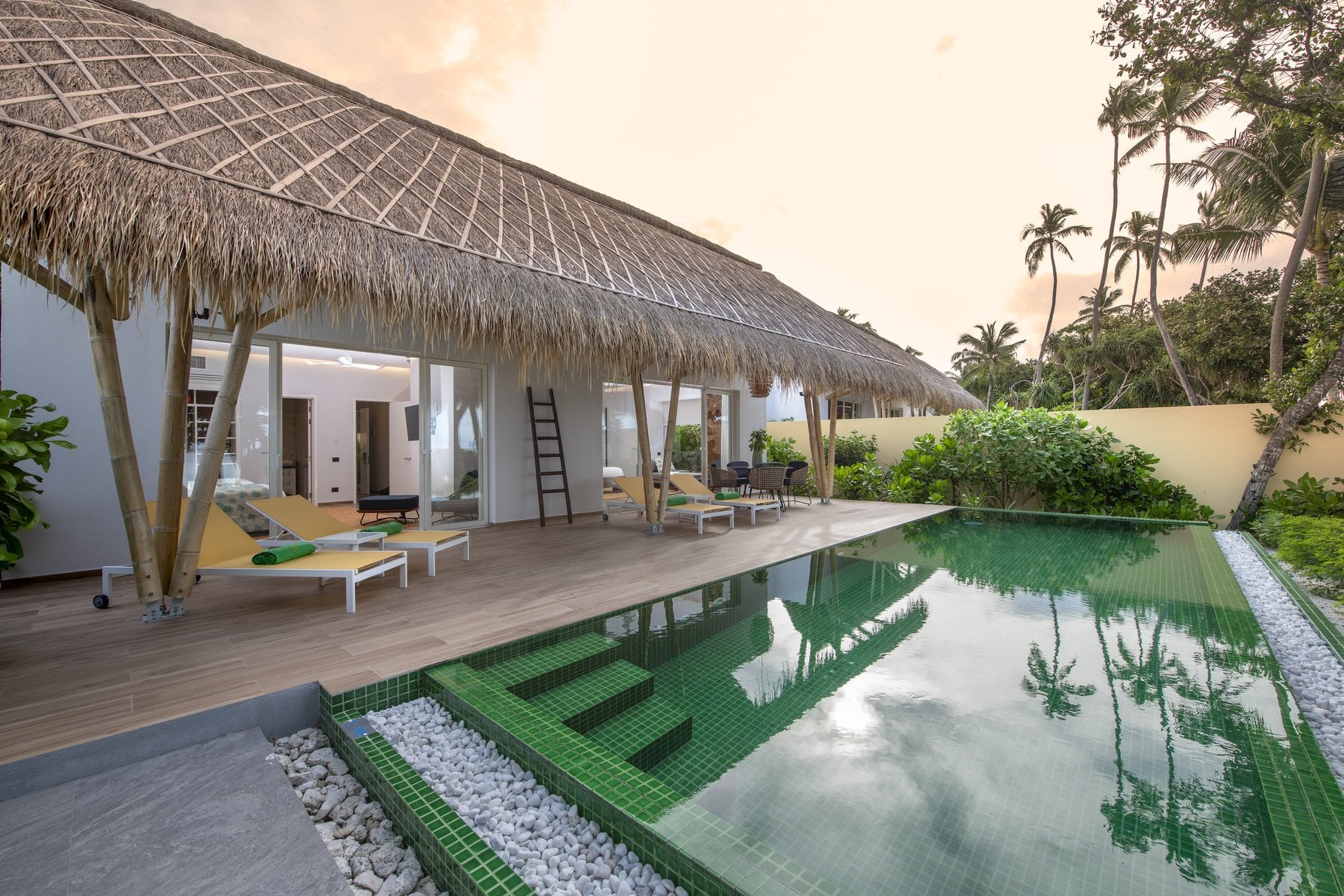 Two Bedroom Family Beach Villa with Pool im Emerald Maldives Resort & Spa