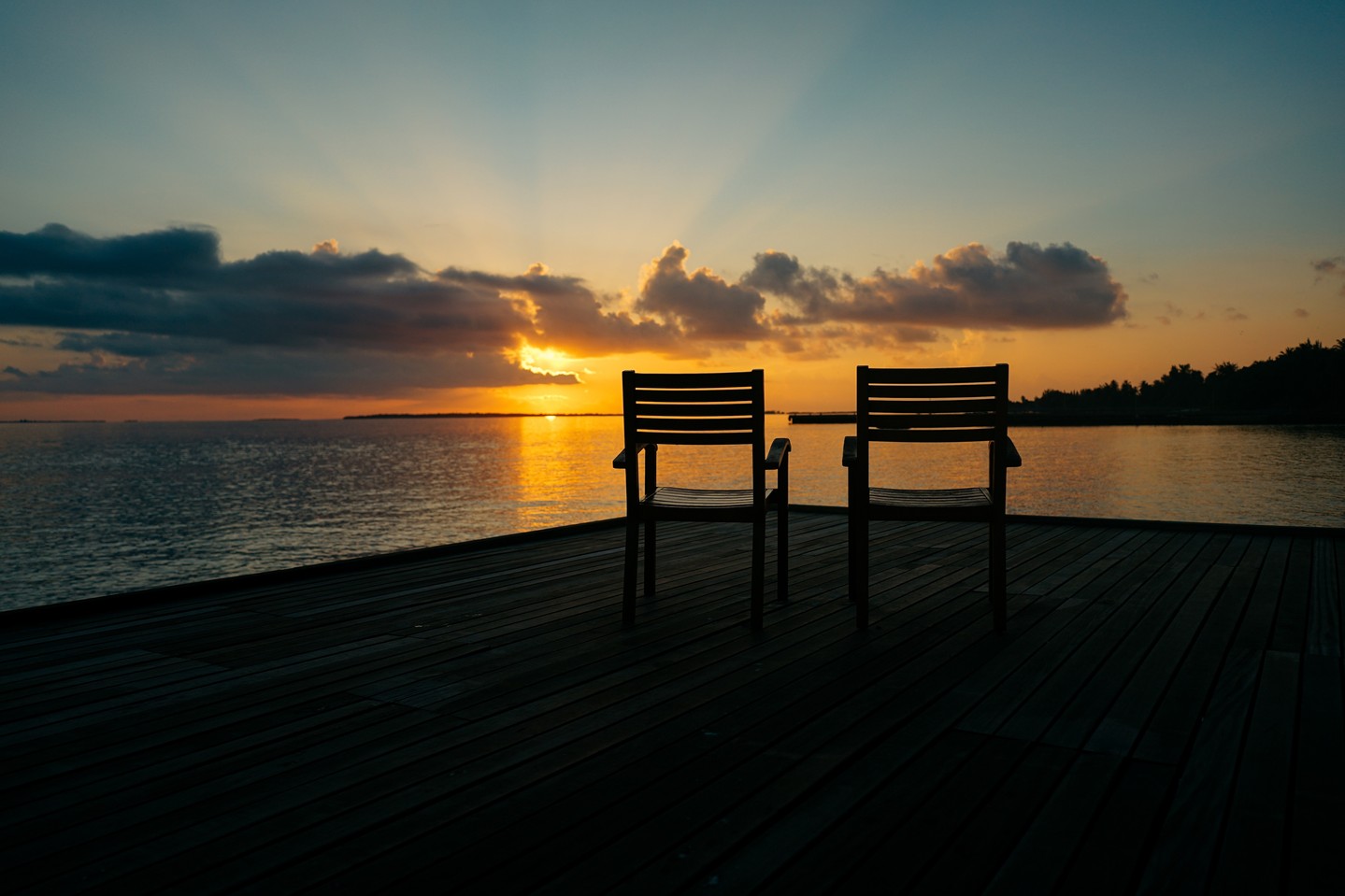 Sit back, relax, and watch the magic unfold! 🌅⁠
⁠
#equatorvillage #anexoticadventure #maldives #nature #sunset #islandtime