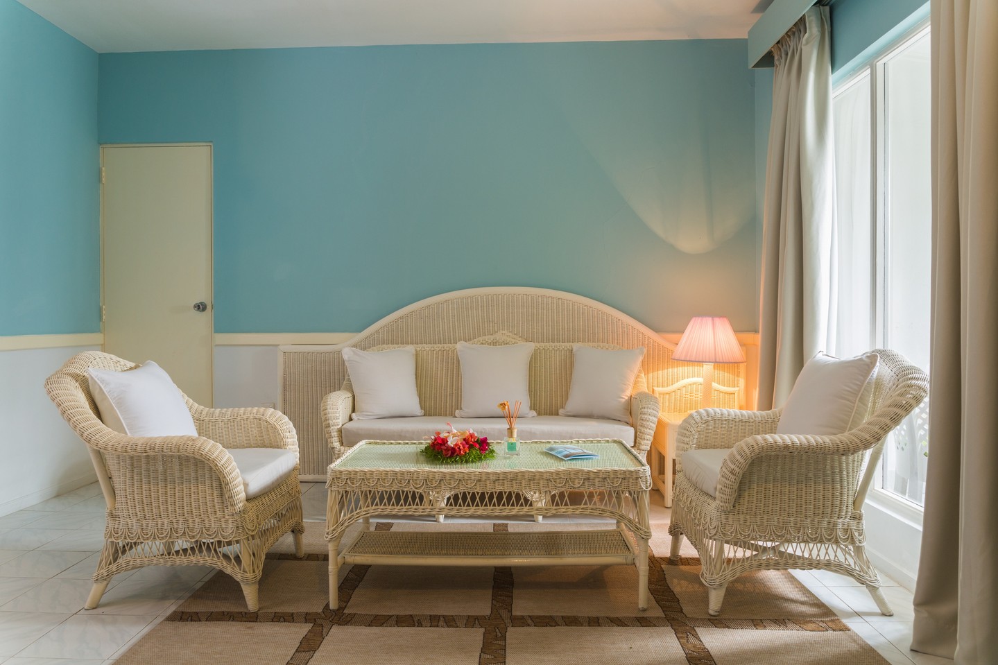 Une retraite reposante après une journée d’aventures. ⁠
⁠
#equatorvillage #anexoticadventure #maldives #island #rooms #relaxation