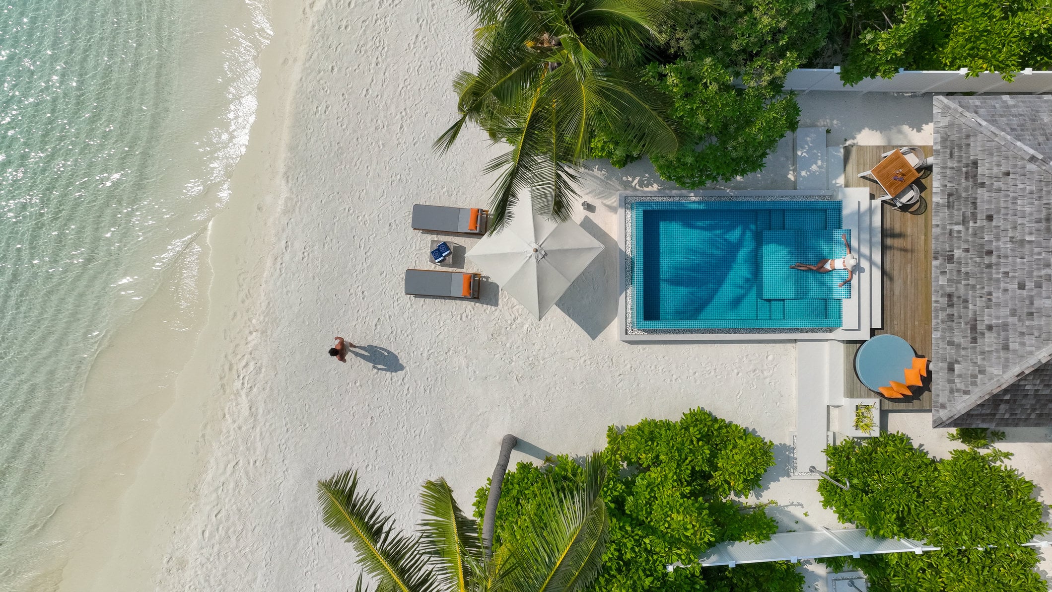 Vue sur la piscine d'une Beach Villa à Emerald Faarufushi Resort & Spa