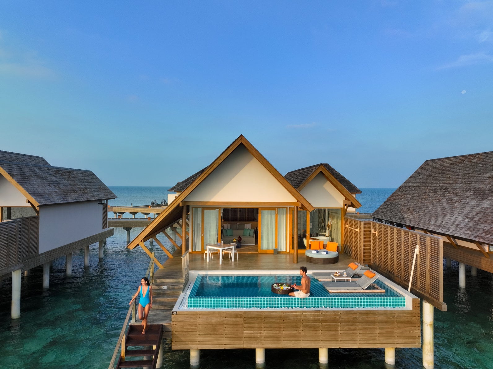 Piscine de la Sunset Water Villa à l'Emerald Faarufushi Resort & Spa
